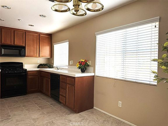 4th image of 25840 Iris Ave Unit A