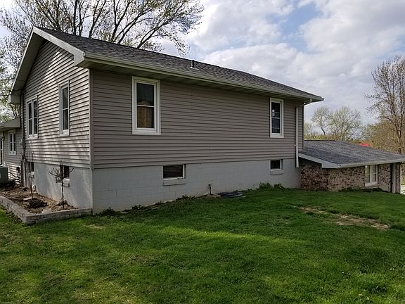 3rd image of 1330 Le Claire St