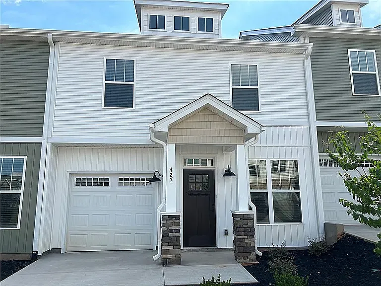 3 bed, 3.0 bath, 1500 sqft, $1,800 — Photo 1