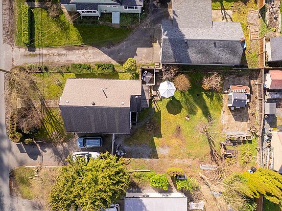 3rd image of 20283 Lorne Ave