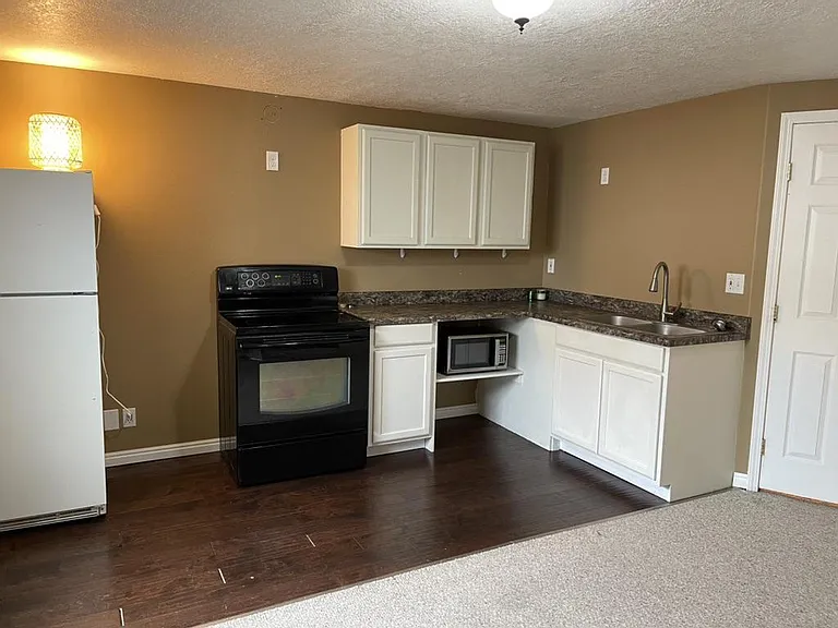 665 S 1040th St E — Photo 11