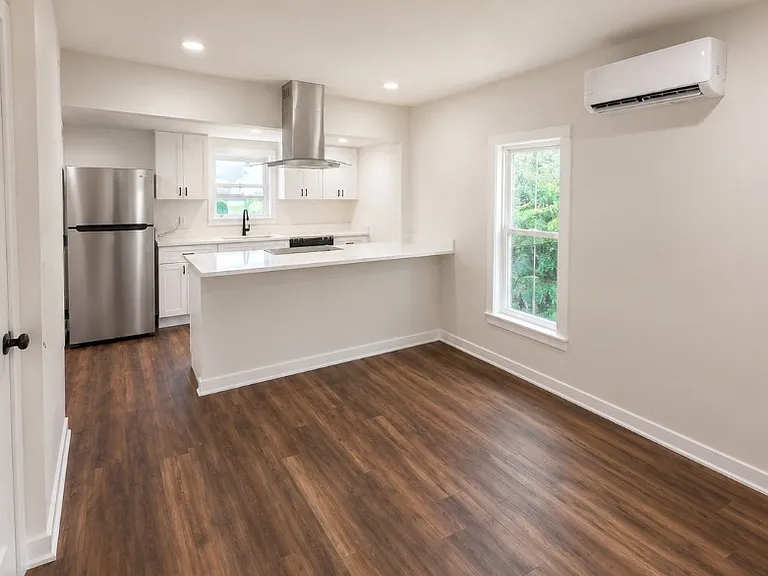 Kitchen and Dining Room

(Renovation in Progress Final finishes and appearance may vary slightly)