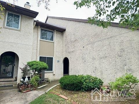 1st image of 170 Thoreau Dr