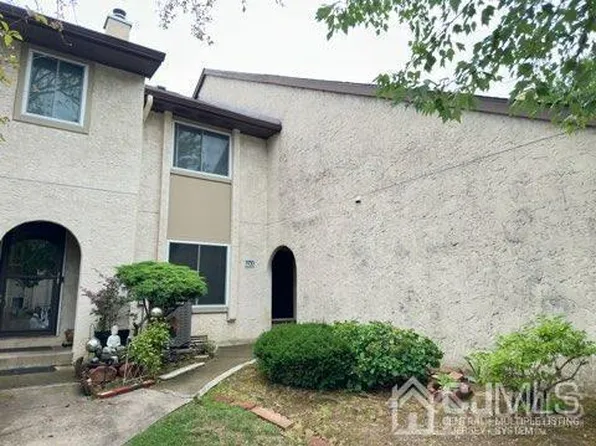 170 Thoreau Dr, Plainsboro, NJ 08536
