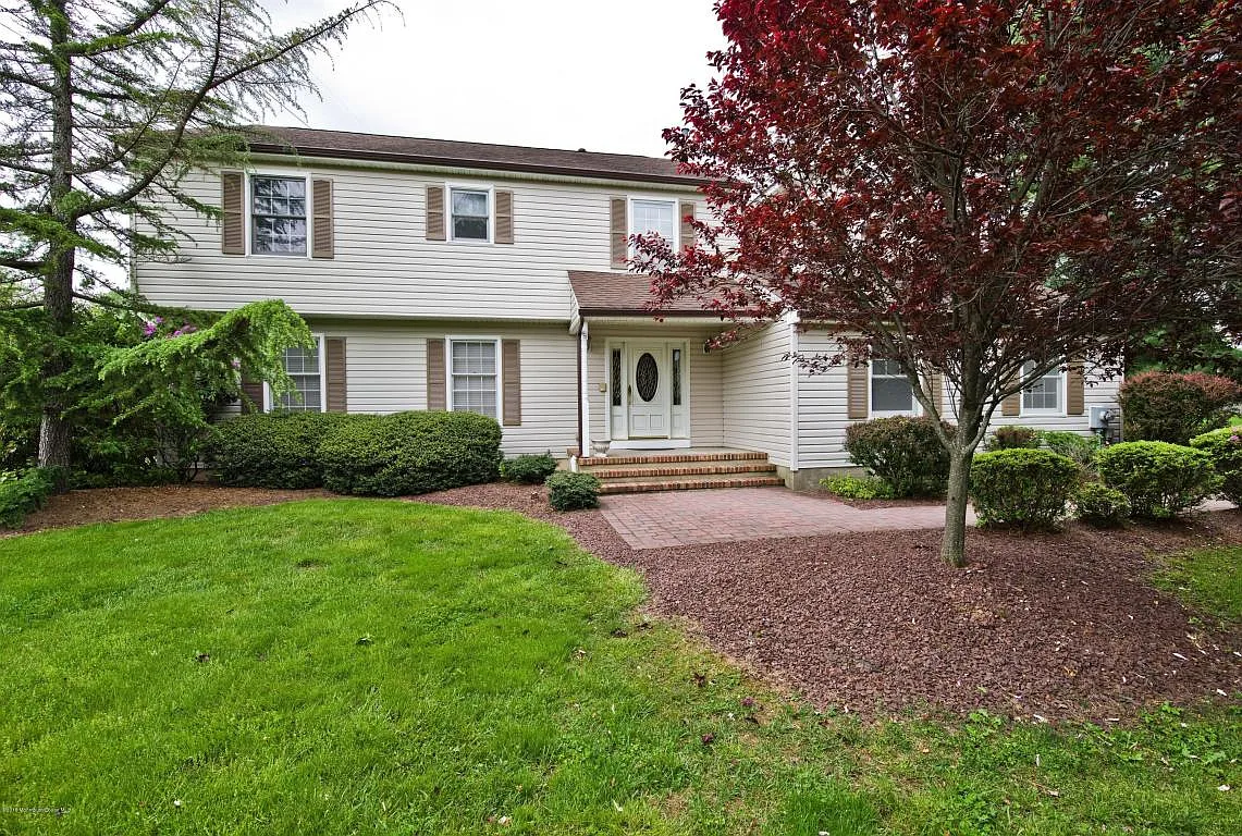 16 Longview Dr photo 1