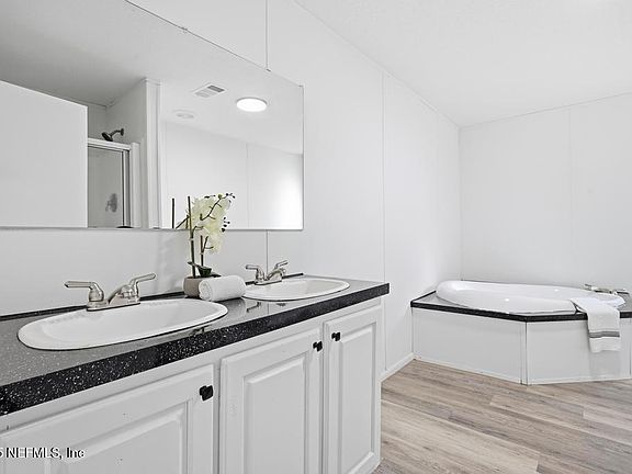 4th image of 2025 BLUEBERRY BAY Court
