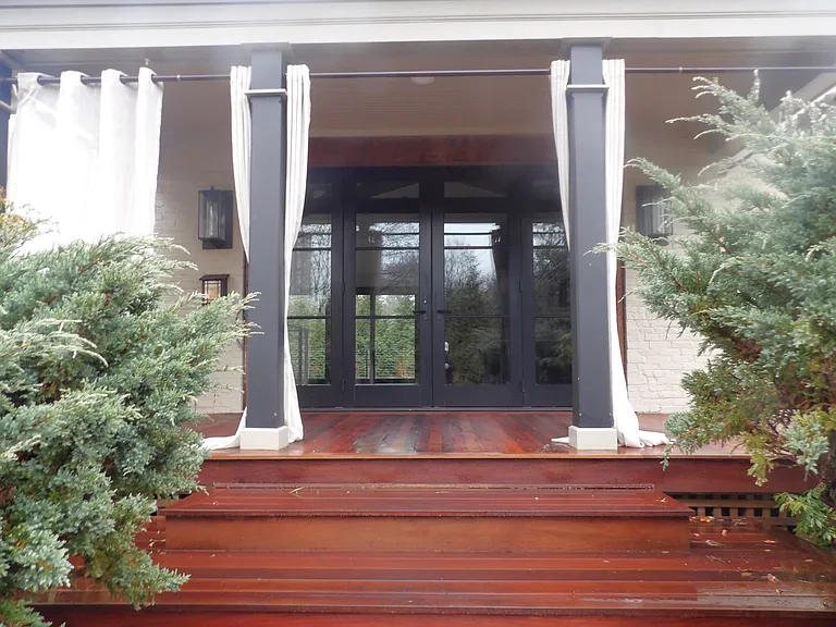 131 Montgomery St — Photo 2