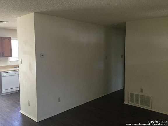 4th image of 5950 Hidden Boulder St