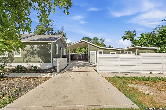 1 bed, 1.0 bath, 270 sqft, $1,400 — Photo 2
