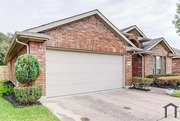 4 bed, 1858 sqft, $2,860 — Photo 3