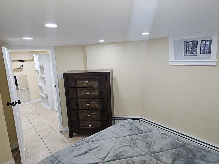 Bedroom with Full size bed