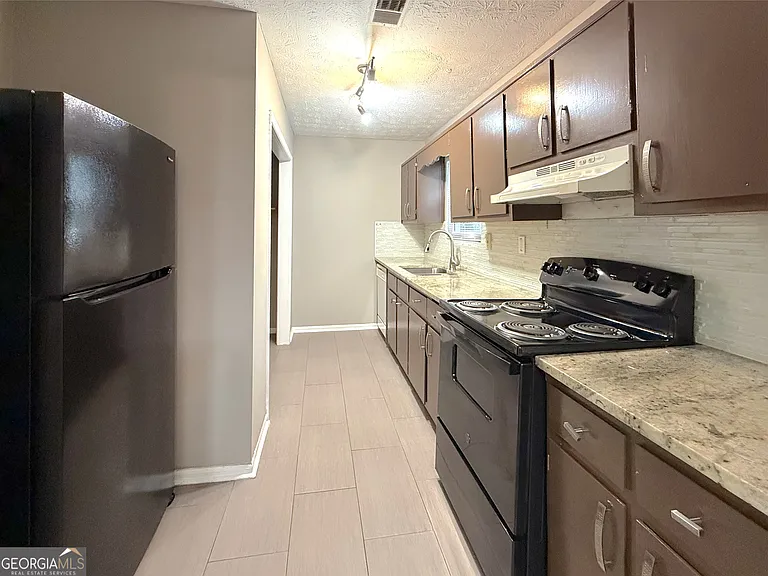 813 Post Oak Cir — Photo 9