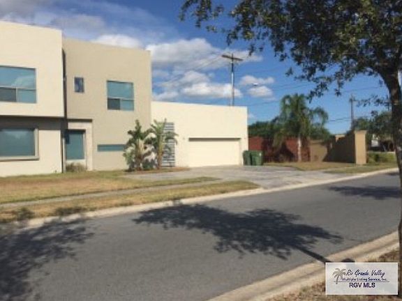 4th image of 4000 Lake View Dr