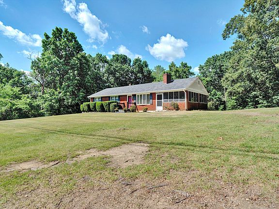 5th image of 517 Blue Ridge Dr