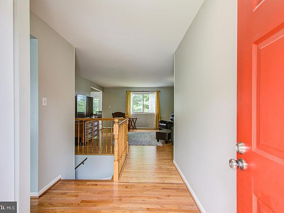 4th image of 24609 Lunsford Ct