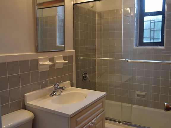 4th image of 1995 Sedgwick Ave APT 4B