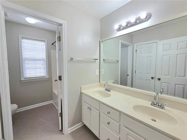 621 Roxtree Ct — Photo 15