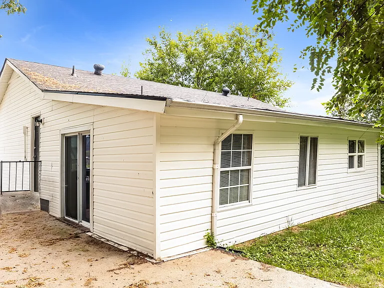 2214 Norman Ave — Photo 16