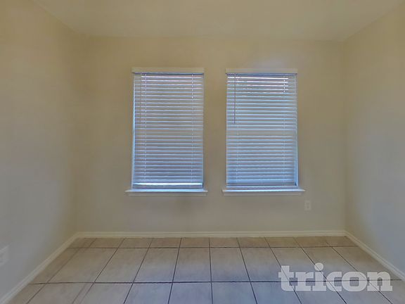 4th image of 1630 Emily Ln