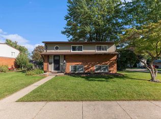 43120 Fortner Dr, Sterling Heights, MI 48313