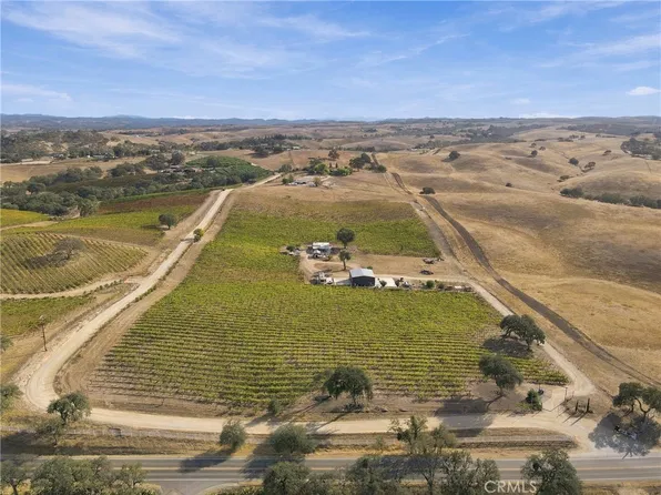 5820 Vista Del Paso, Paso Robles, CA 93446