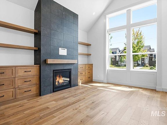 4th image of 6121 S Apex Ave