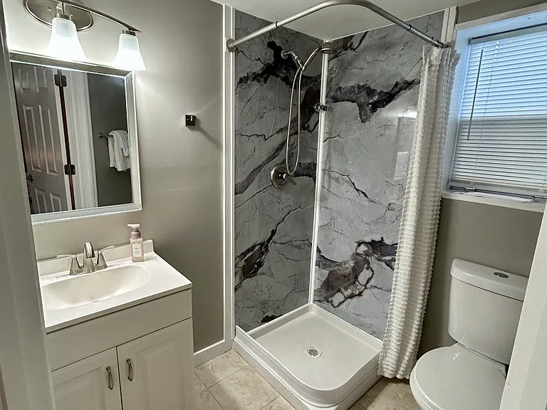 1610 McDuff Ave S #2 — Photo 2
