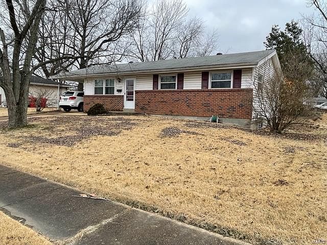 1st image of 2785 Robert Dr
