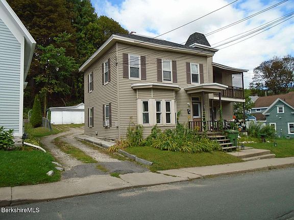 2nd image of 27 Temple St #29
