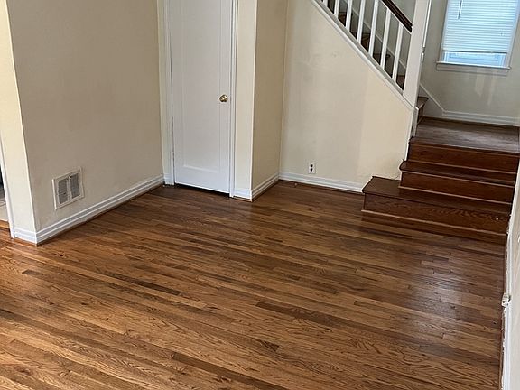 3rd image of 105 Bungalow Ave