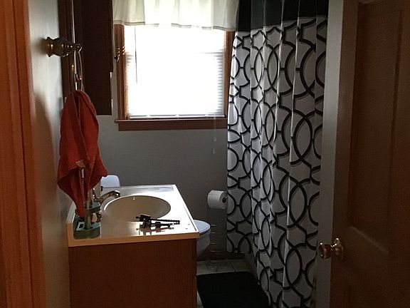 5th image of 1166 Miller Ave