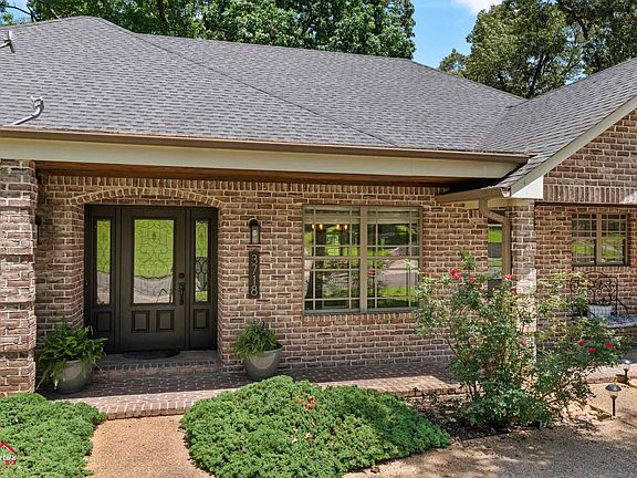 3rd image of 3718 Ben Hogan Dr