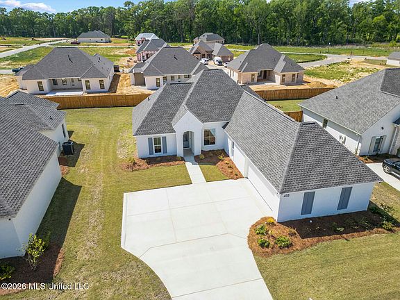 2nd image of 433 Aurora Cir