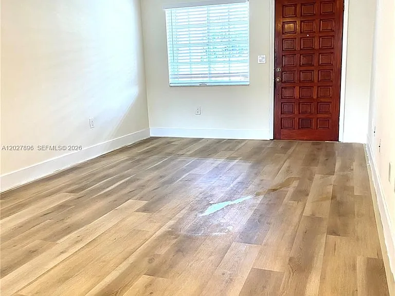 2212 W 74th St #101-28 — Photo 5