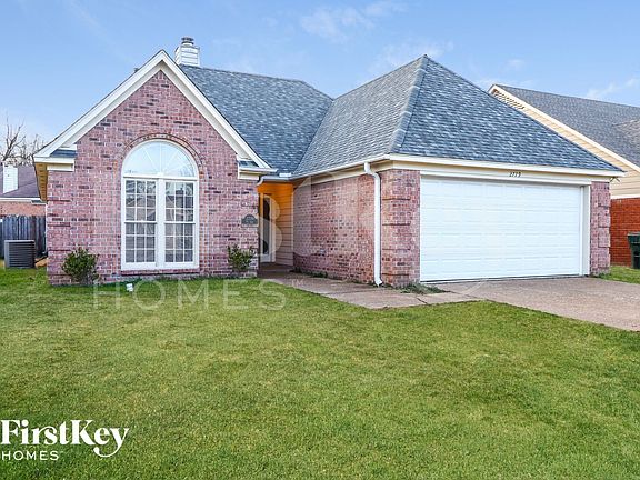 2nd image of 2779 Van Leer Dr