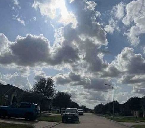 Exterior Neighborhood (street photo)