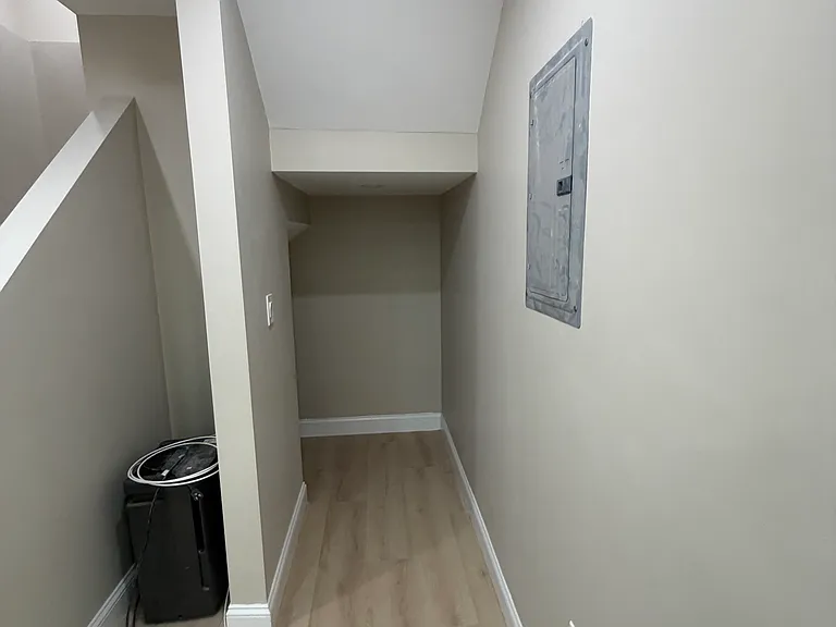 231 Highland Ave #6 — Photo 9