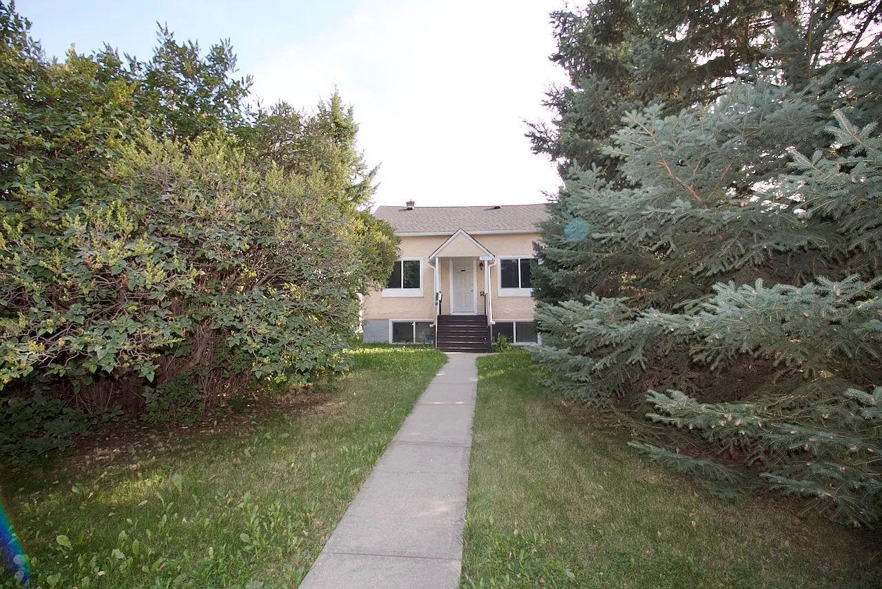 1 Bed 1 Bath Suite Idylwylde Edmonton For Rent — Photo 1