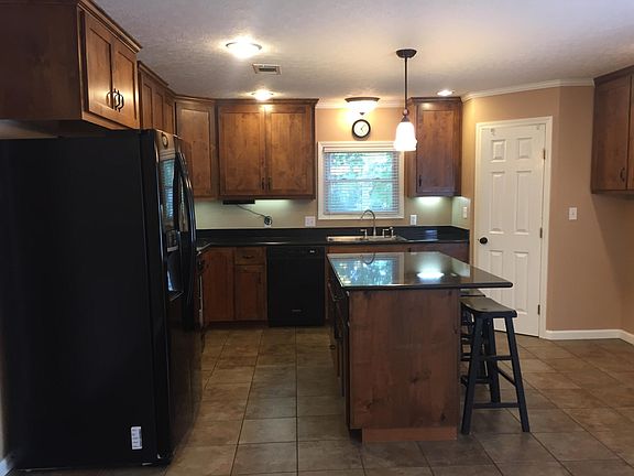 2nd image of 909 Whistler Ln