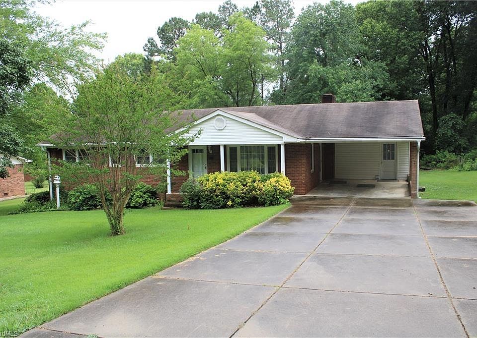 2nd image of 1119 Bass St