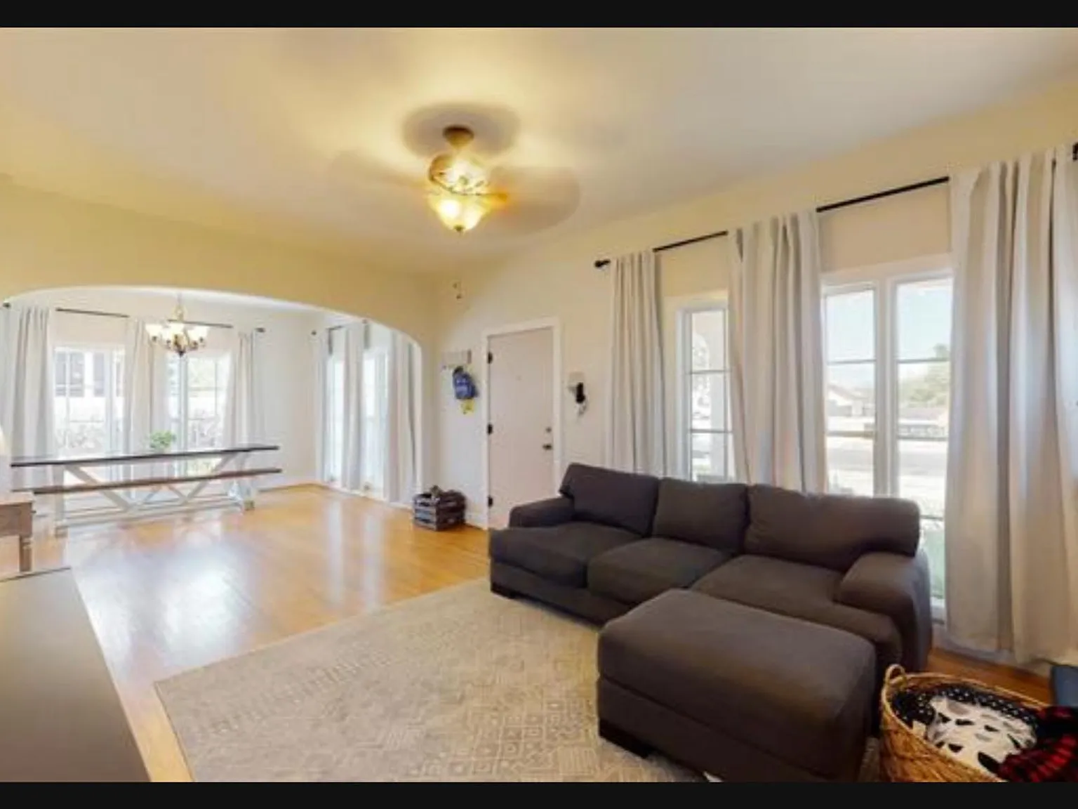 4 bed, 1900 sqft, $1,950 — Photo 1
