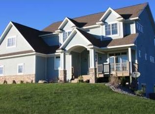 6710 Basswood Cir, Rockford, MN 55373