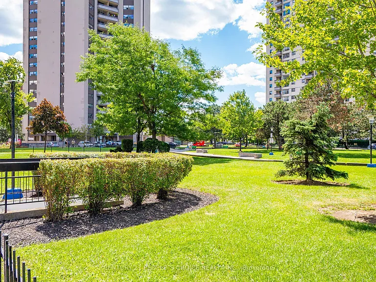 390 Dixon Rd #702 — Photo 35