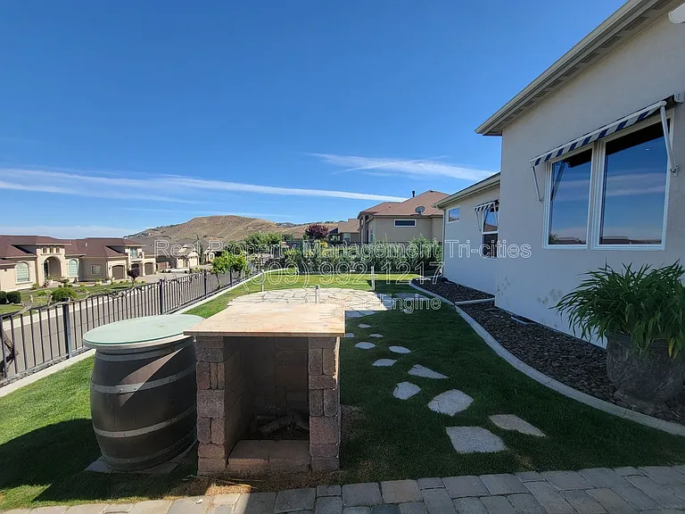 1644 Naples Ln — Photo 20