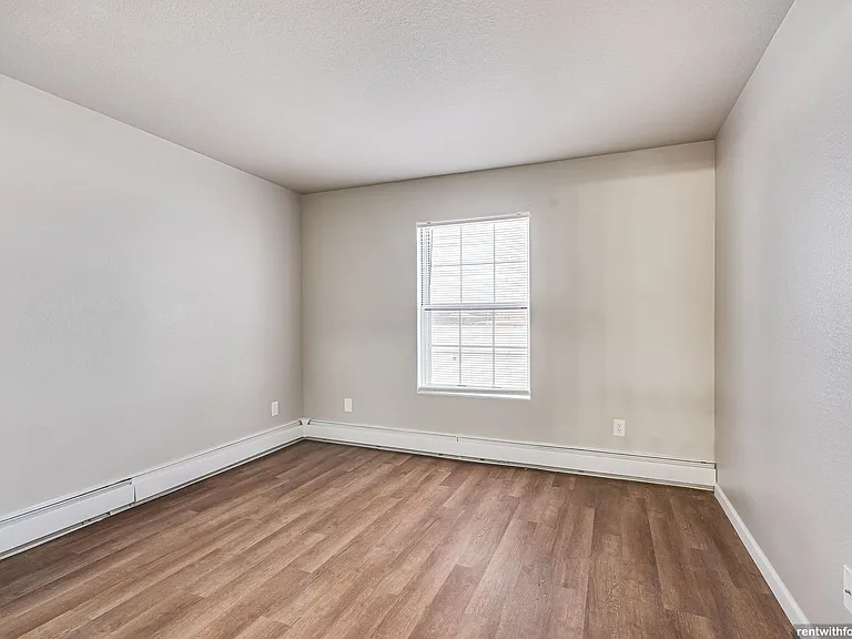 Stonecreek Apartments — Photo 19