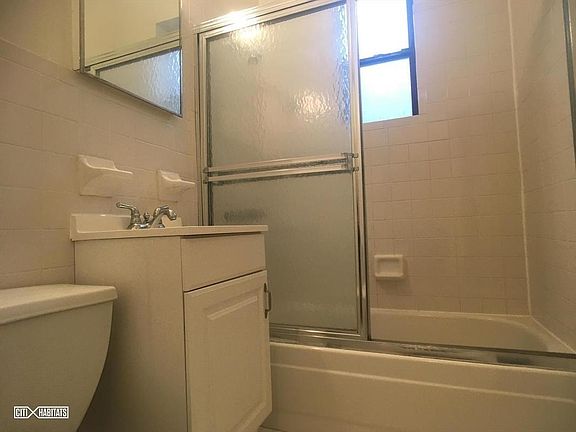 4th image of 3121 29th St APT 1B