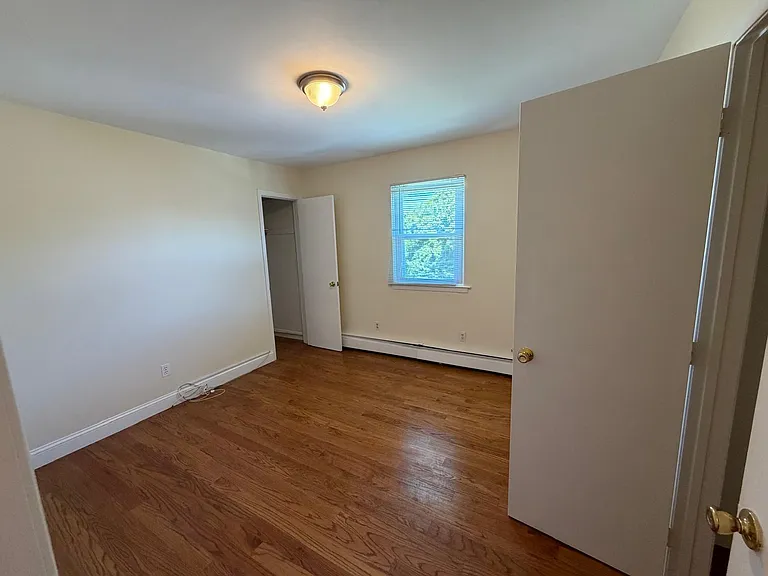 557B Plainview Rd — Photo 23