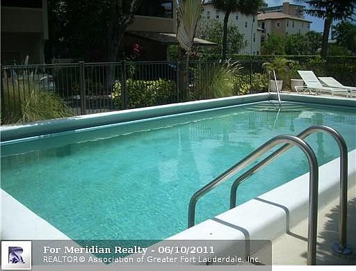 3rd image of 3217 NE 13th St APT 104