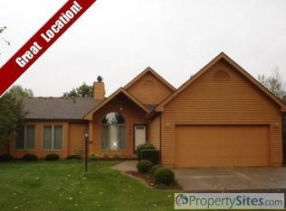230 Glenwood Ave, Fenton, MI 48430