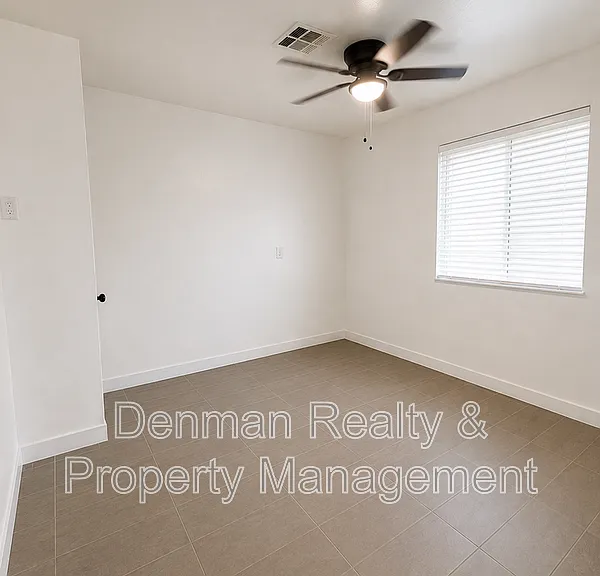 4306 N 12th St #8 — Photo 12